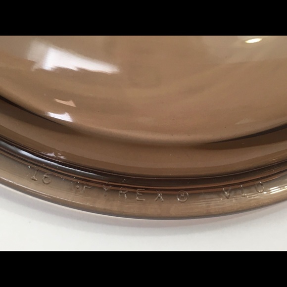 Pyrex Fireside V-1-C 1 Qt Round Casserole Replacement Lid Amber/Brown 6 1/4” - Picture 4 of 10